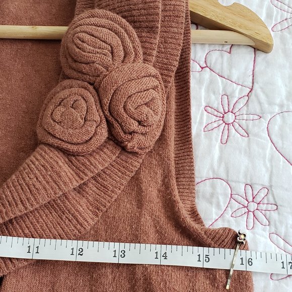 Banana Republic wool sweater vest (size XS) - Picture 10 of 11